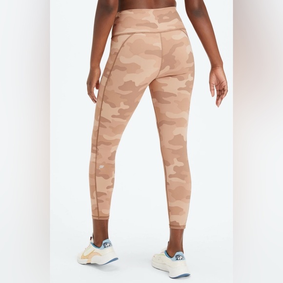 NWT Fabletics Define PowerHold® High-Waisted 7/8 Legging in Teddy Large Camo - Picture 2 of 7